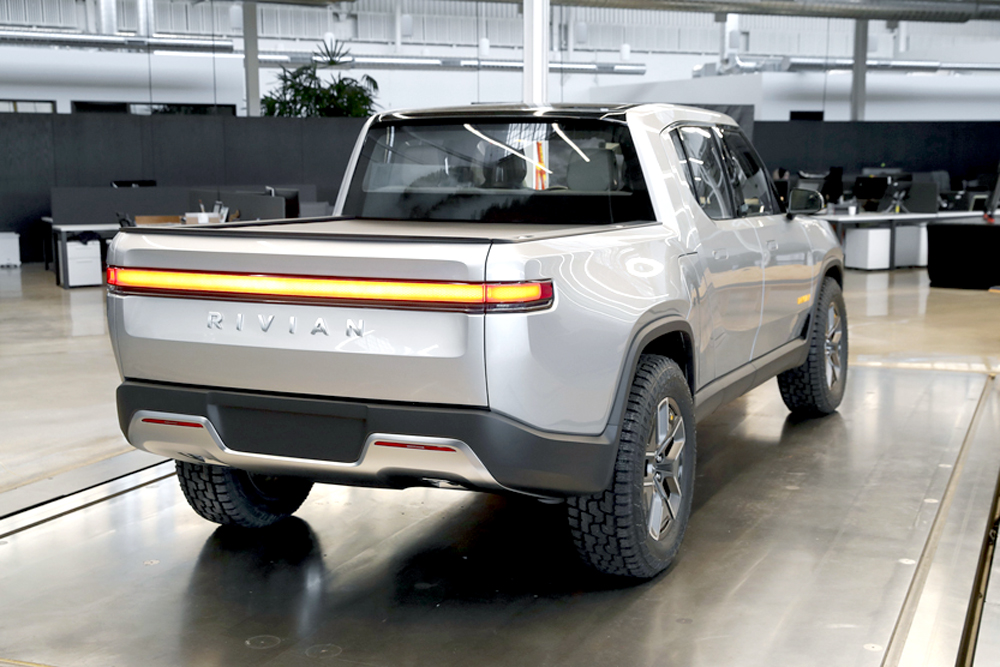 Don t Count On Ford GM To Be First Companies To Jump To Electric 